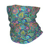 Pañuelo de cuello estilo chicano colorido con patrones vibrantes en verde azulado, morado y rosa.