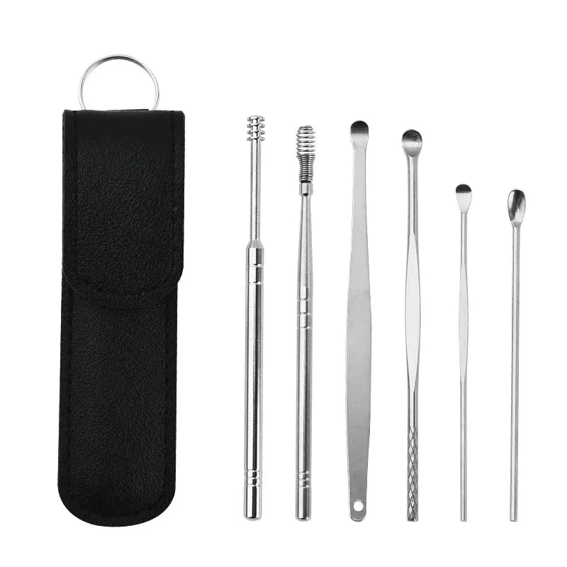Un juego de herramientas de acero inoxidable para remover cerumen, incluyendo un palito limpiador y una cuchara.
