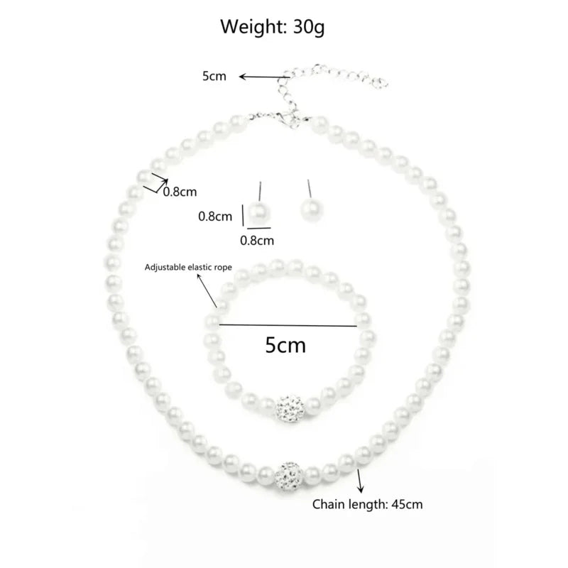 A string of white faux pearls with an adjustable elastic rope and a 45cm chain length.