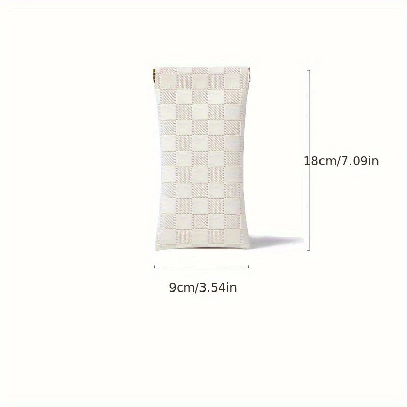 Quadtes beige kariertes Leder-Brillenaufbewahrungstasche.