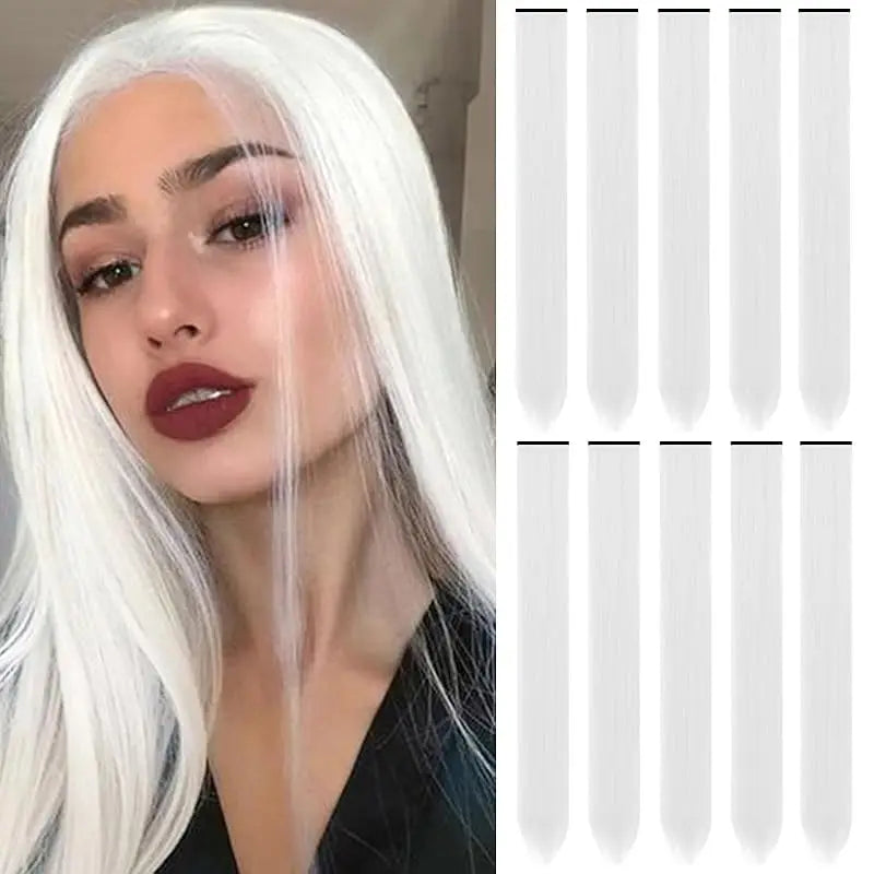 Gros plan d'une mannequin avec de longues extensions de cheveux blancs et lisses