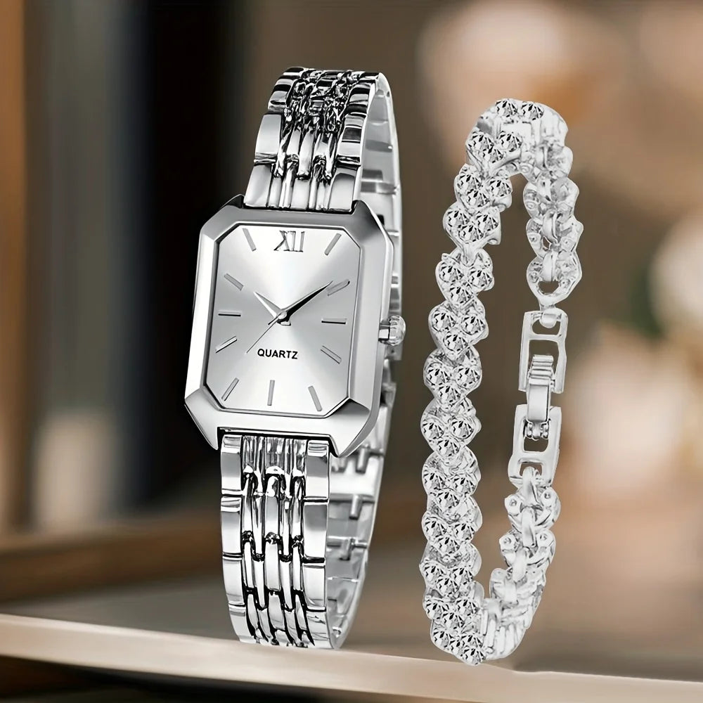 Montre-bracelet en quartz argenté et bracelet assorti en strass, présentés sur une surface claire.
