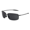 Randlose Sportbrille mit schwarzen Rahmen und dunklen Linsen vor weißem Hintergrund