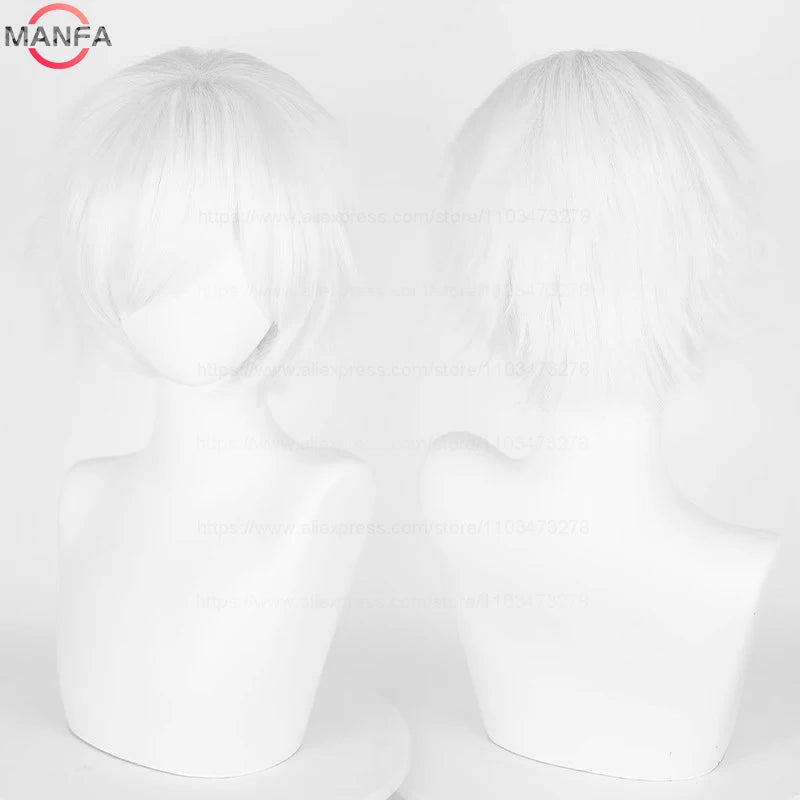 Peluca blanca exhibida en un maniquí, mostrando la vista frontal y posterior.