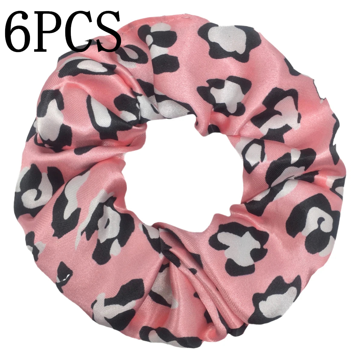 Un set de seis gomas de tela satinada rosa con estampado de leopardo negro.