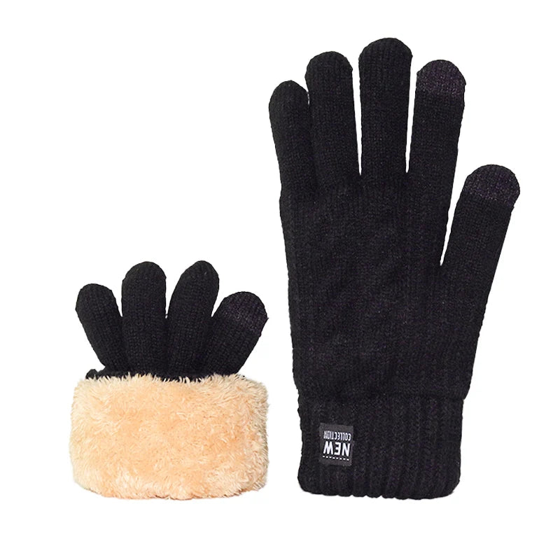 Une paire de gants d'hiver tricotés noirs avec une doublure en polaire beige clair.