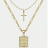 Collier de mode or avec pendentif lettre et charm croix