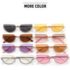 Collection de lunettes à œil de chat vintage classiques dans diverses couleurs : noir, or, marron, violet et rose.