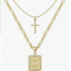 Collier en chaîne en or avec un pendentif croix et un grand initiale