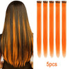 Un set de cinco extensiones de cabello rectas de 20 pulgadas en color degradado naranja y negro vibrante.