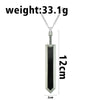 Collar de plata con dije de logo de espada negra y cadena de plata.