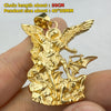 Pendentif d'ange en acier inoxydable doré avec ailes et croix sur une chaîne.
