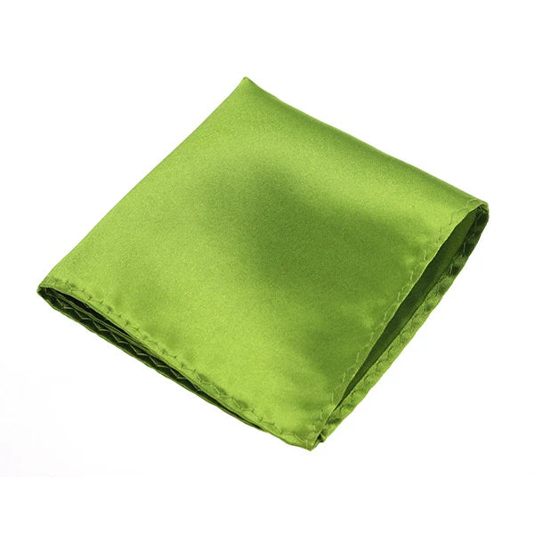 Ein gefaltetes limettengrünes Seiden-Einstecktuch, diagonal gezeigt.