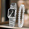 Montre de quartz argentée et bracelet à strass assortis, présentés sur une surface claire.
