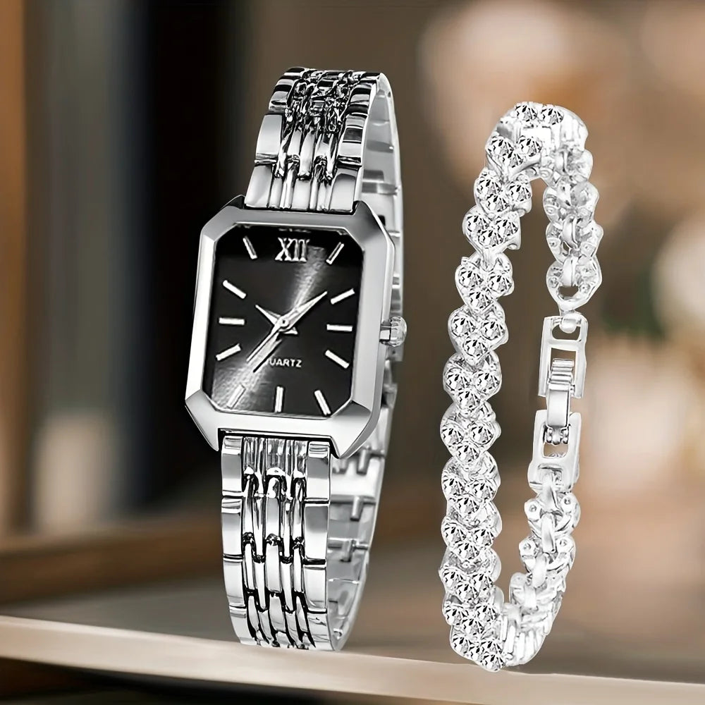 Montre de quartz argentée et bracelet à strass assortis, présentés sur une surface claire.