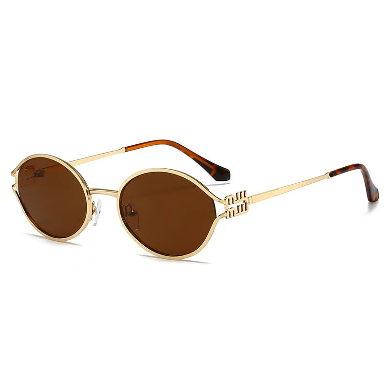 Retro ovale Sonnenbrille mit braunen getönten Linsen und goldfarbenem Metallrahmen