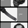 Montre de sport numérique noire pour homme, montrant différents angles : boîtier, bracelet, boucle et fond de cadran.