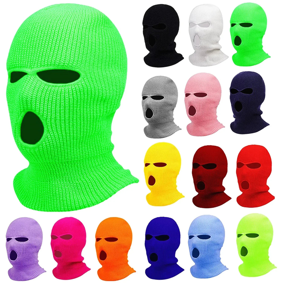 Eine Sammlung verschiedenfarbiger Strick-Balaclavas und winddichte Skimasken in verschiedenen Grüntönen, Schwarz, Weiß