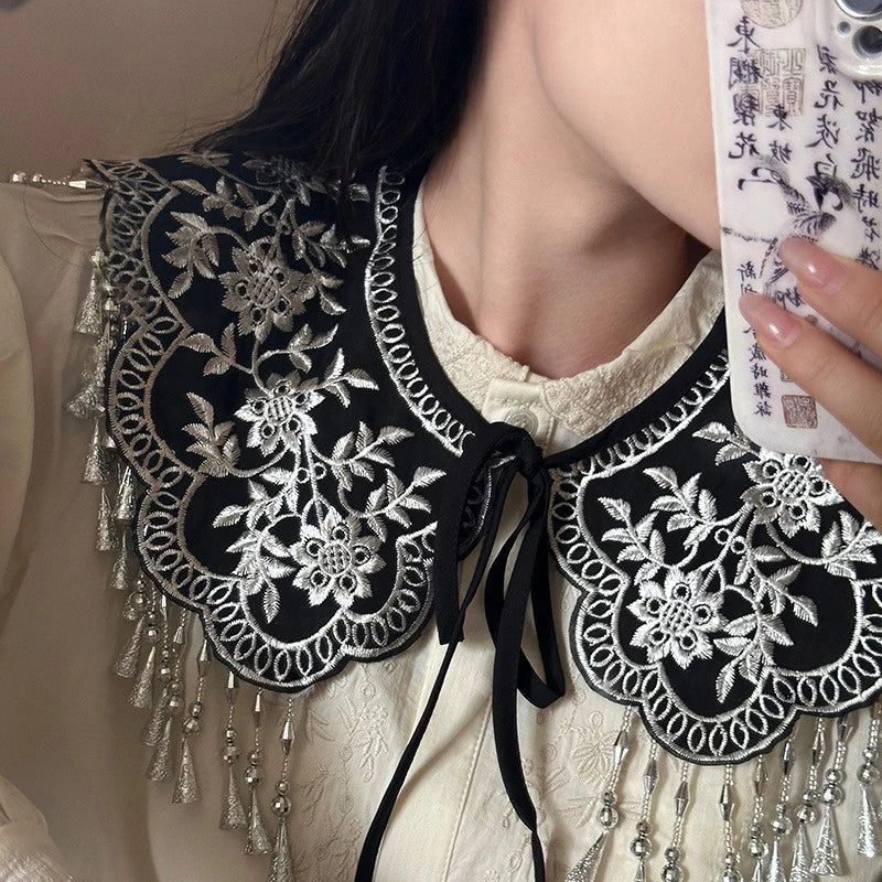 Chemise avec col décolleté à broderie noir et argent vintage, déhachable pour femme