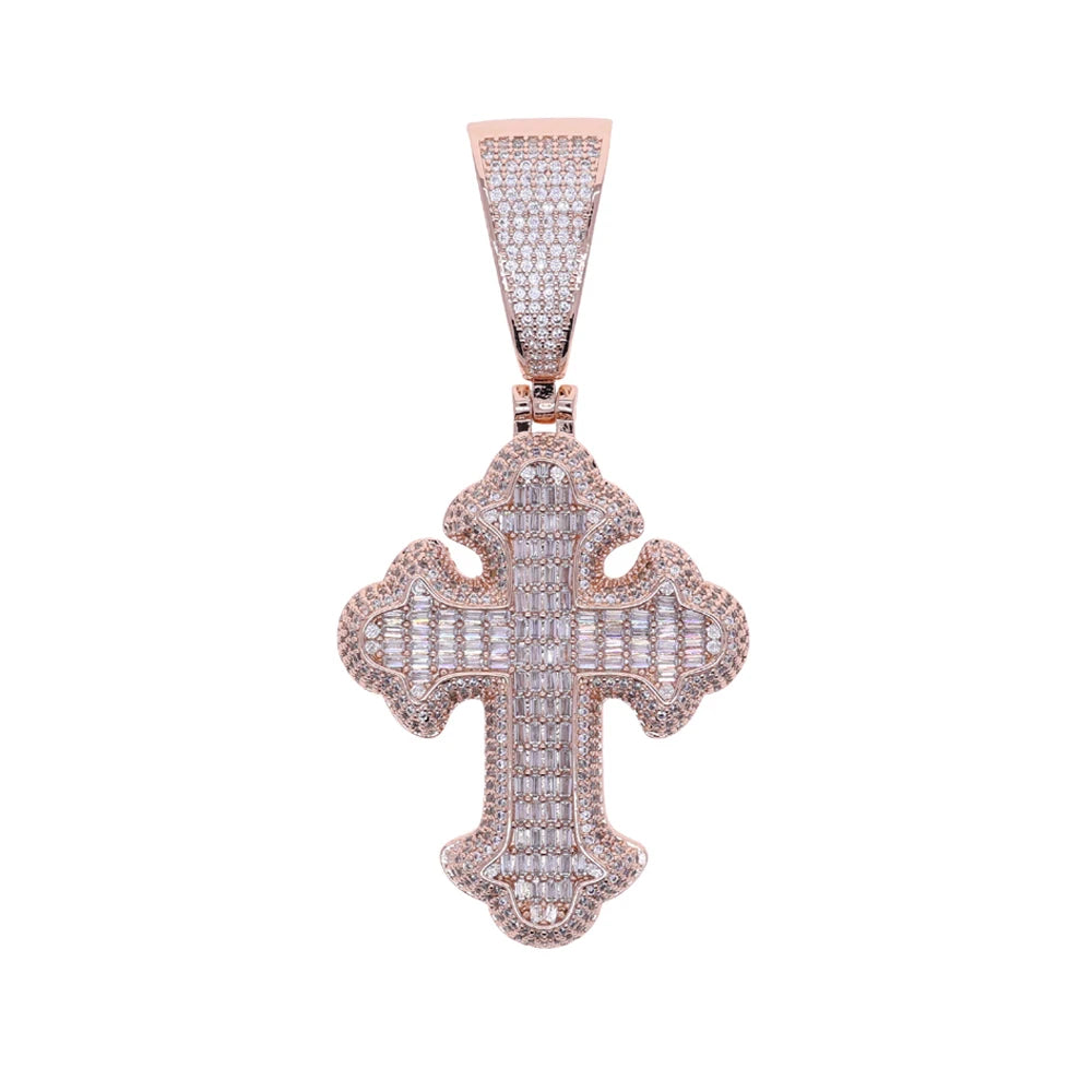 Collier pendentif croix en or rose glacé délicat avec chaîne texturée.