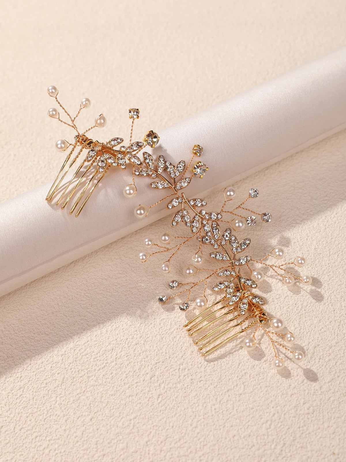 Elegant silver leafed crystal hair comb with delicate pearl accents