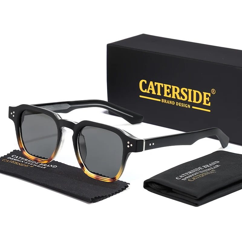 Schwarze CATERSIDE Sonnenbrille der Marke Black, präsentiert in einer schwarzen Box und Samtbeutel