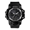 Montre sportive numérique noire pour homme avec cadran foncé et bracelet noir.