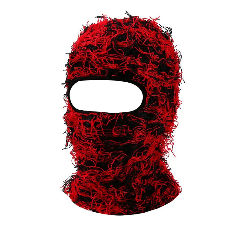 Bonnet balaclava en tricot camouflage délavé rouge et noir.